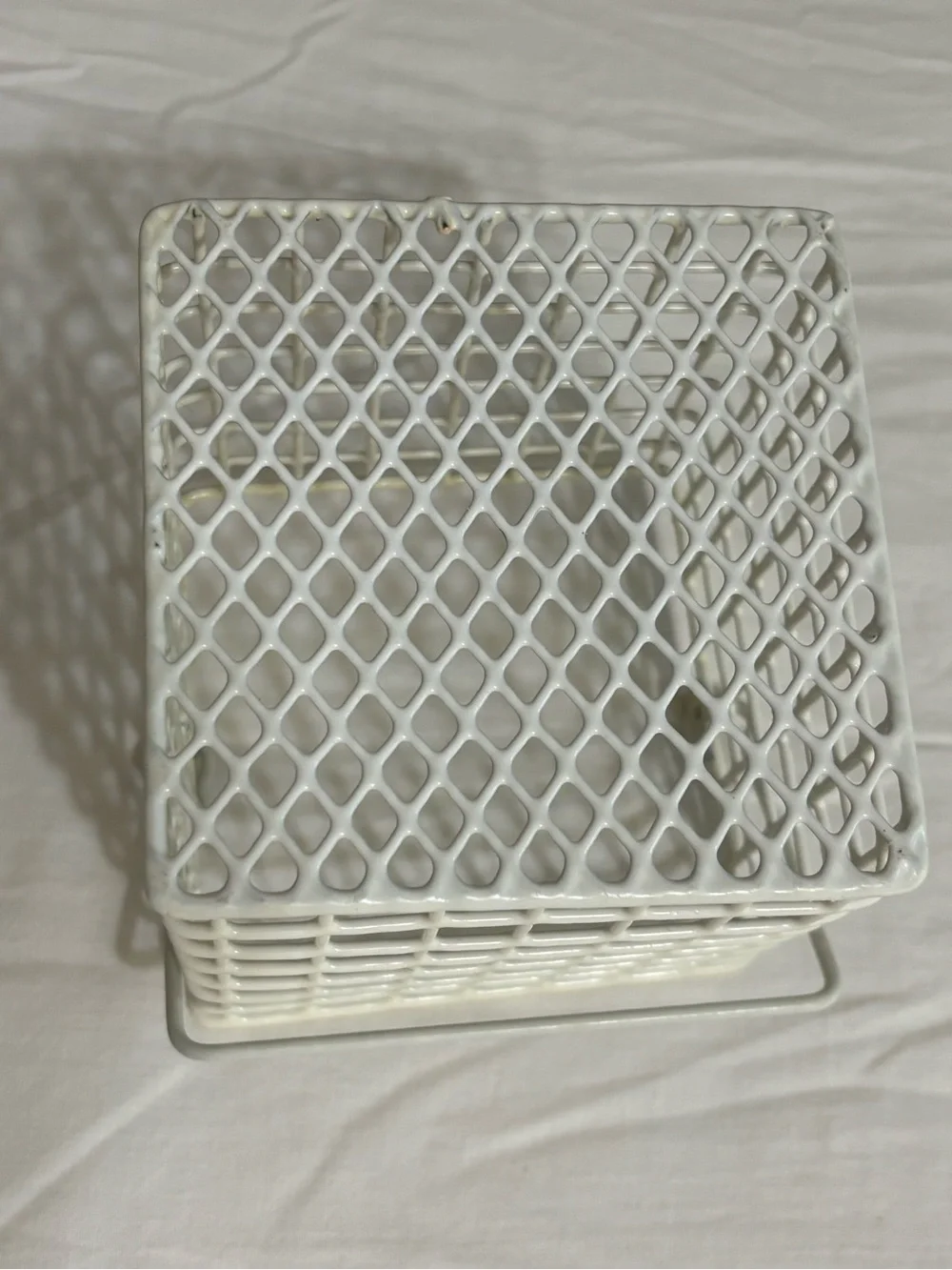 White Wire Mesh Storage Basket with Handles